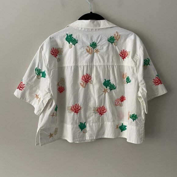 Maeve White Crop Top with Colorful Coral Print - Picture 3 of 9